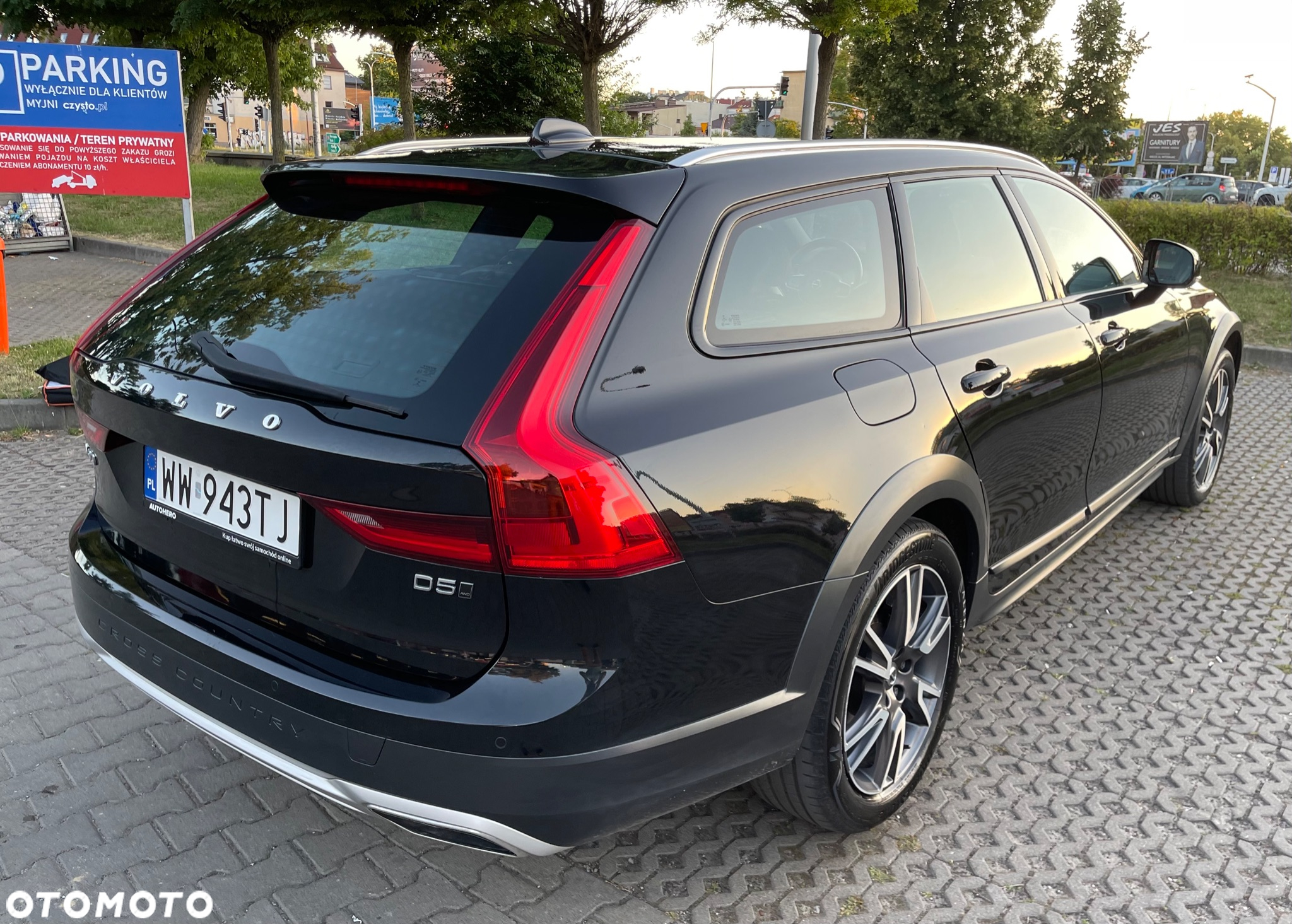 Volvo V90 D5 AWD Momentum Pro - 7