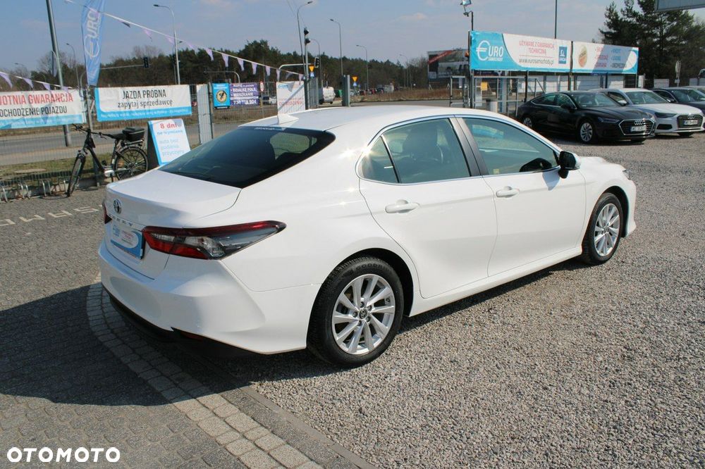 Toyota Camry - 7