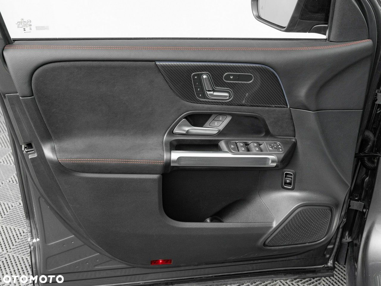 Mercedes-Benz GLB 200 d 4-Matic AMG Line 8G-DCT - 13