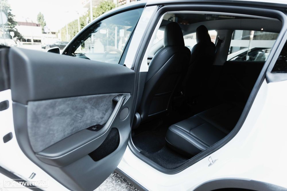Tesla Model Y Long Range Tração Integral - 17