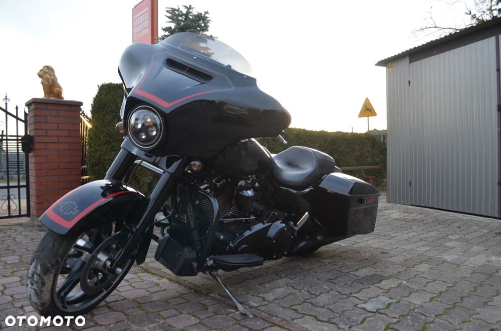 Harley-Davidson Touring Street Glide - 4