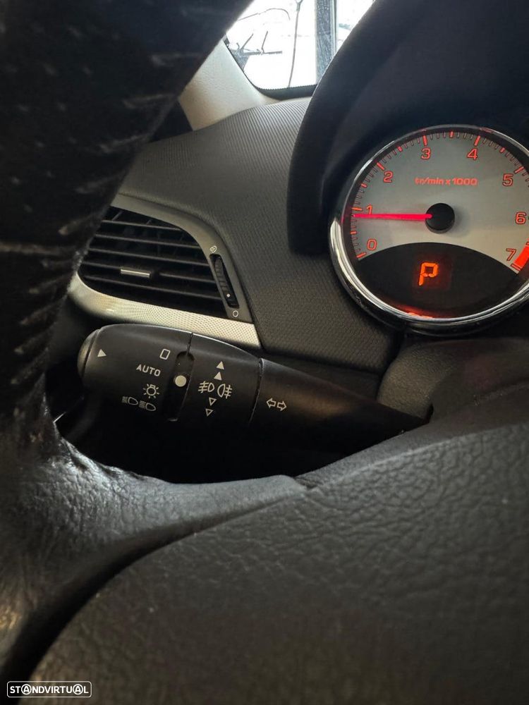 Peugeot 207 - 3