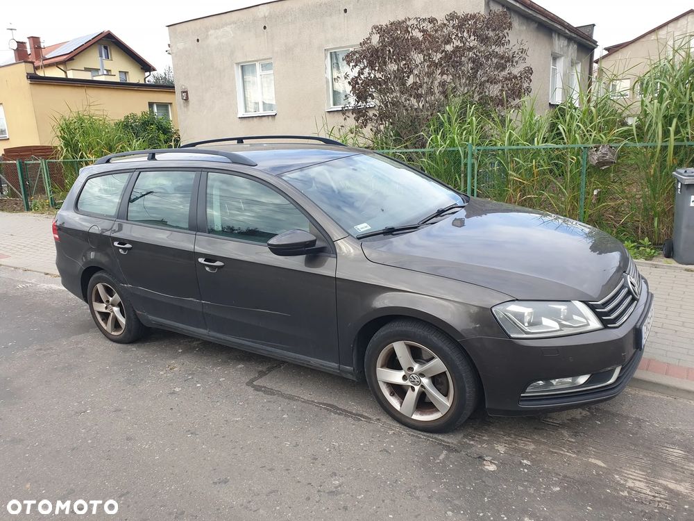 Volkswagen Passat - 4