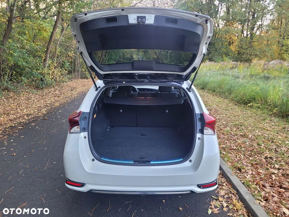 Toyota Auris 1.8 HSD Luna - 11