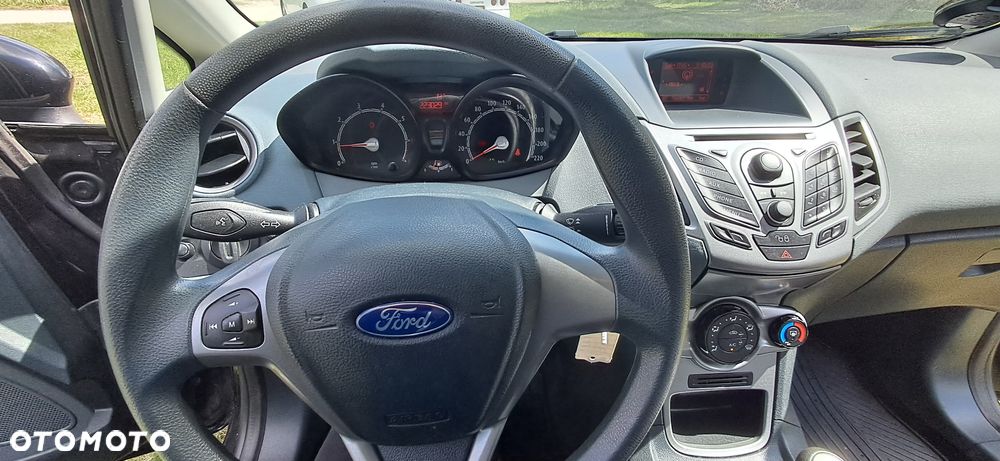 Ford Fiesta 1.25 Silver X plus EU5 - 23