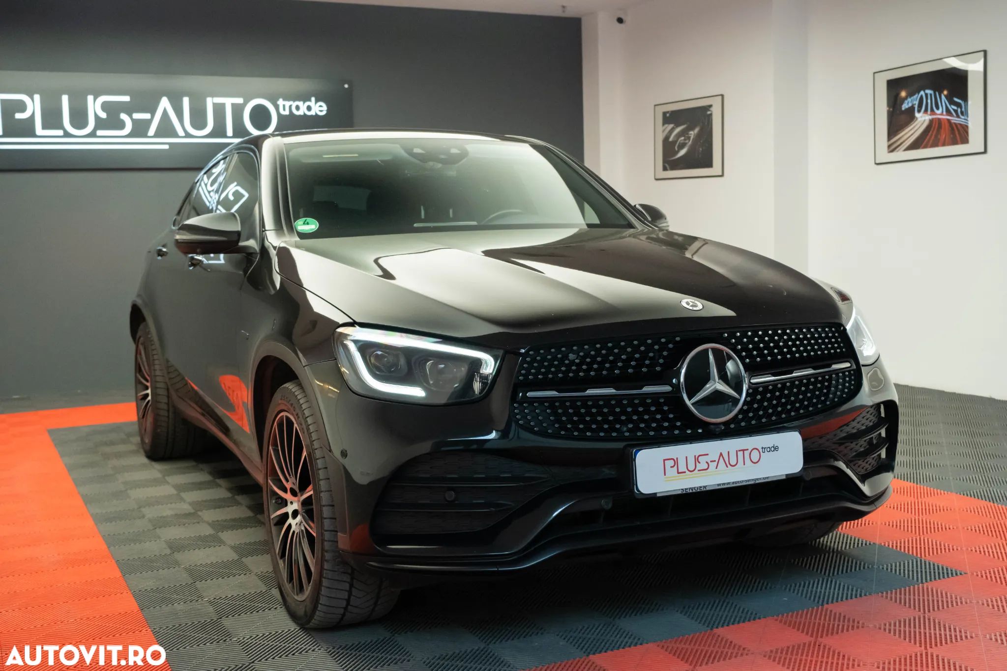 Mercedes-Benz GLC 300 e 4MATIC - 1