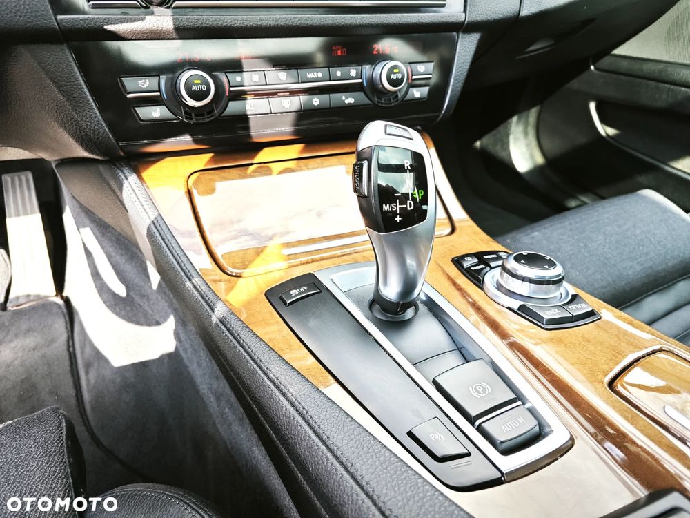 BMW Seria 5 525d Sport-Aut - 22
