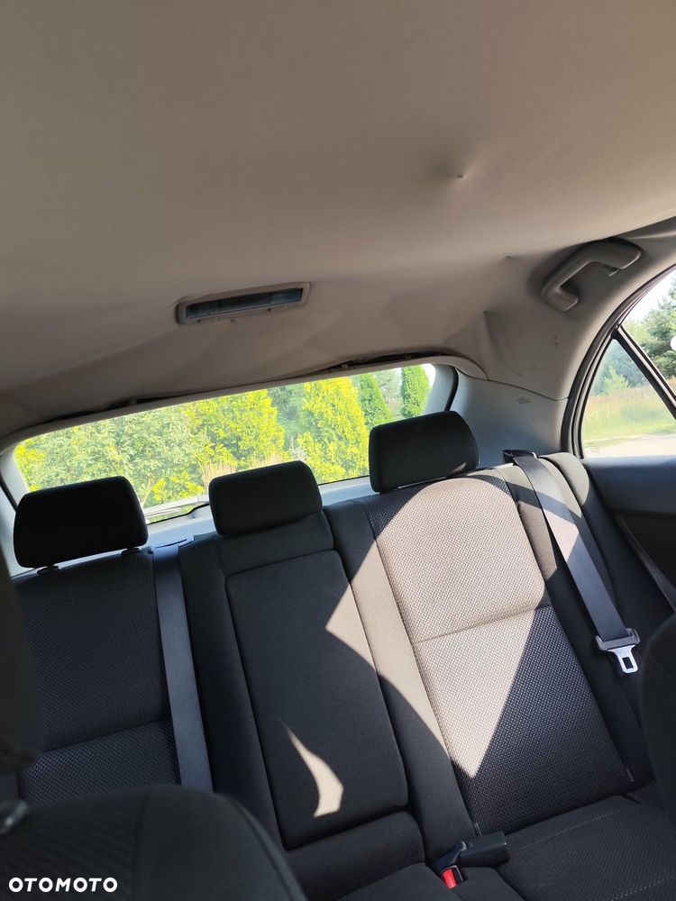 Toyota Avensis 1.8 VVT-i Sol - 15