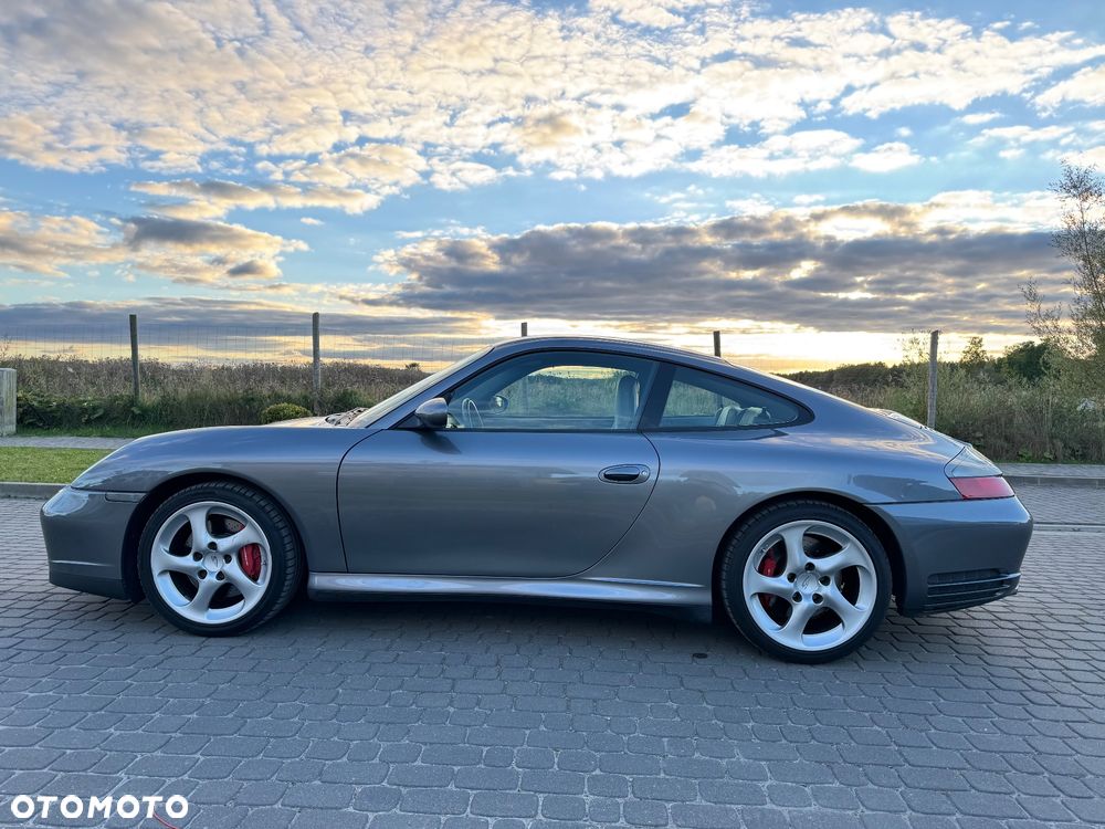 Porsche 911 Carrera 4S - 7