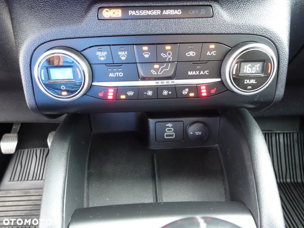 Ford Kuga 1.5 EcoBoost FWD Titanium - 37