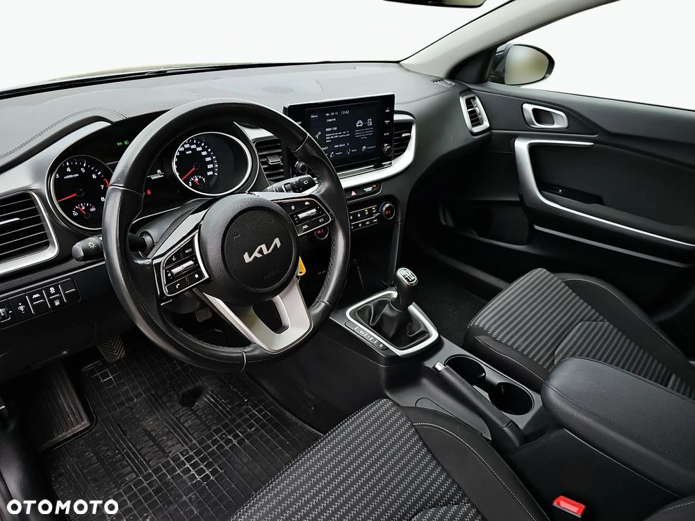 Kia Ceed 1.5 T-GDI M - 5