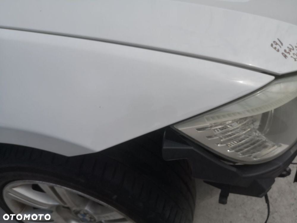 Błotnik prawy przedni BMW E90 E91 Alpinweiss A300 w kolor prawy przód oryginał - 2