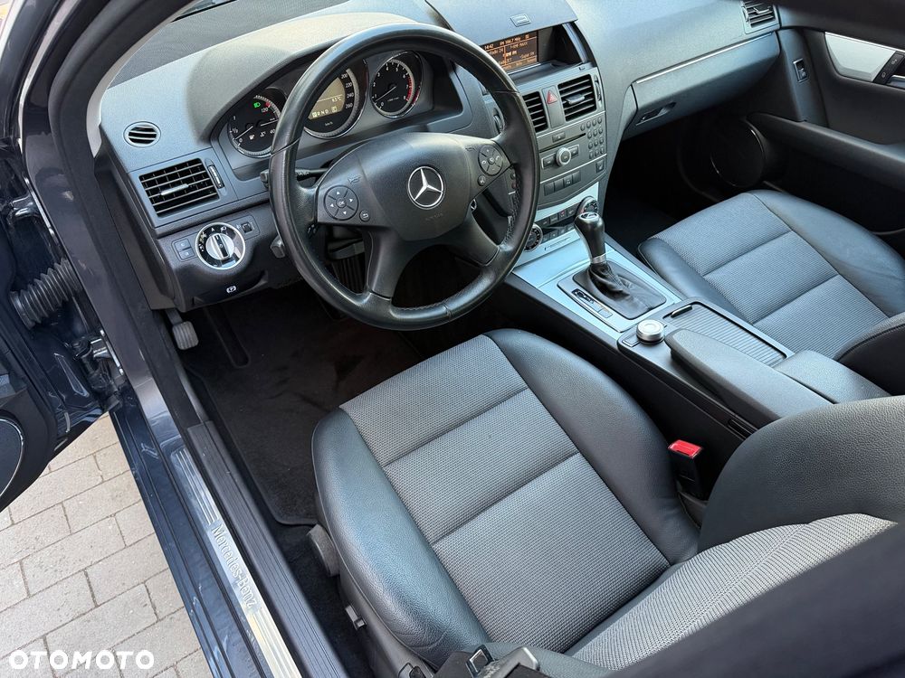 Mercedes-Benz Klasa C 250 CGI Automatik BlueEFFICIENCY Avantgarde - 18