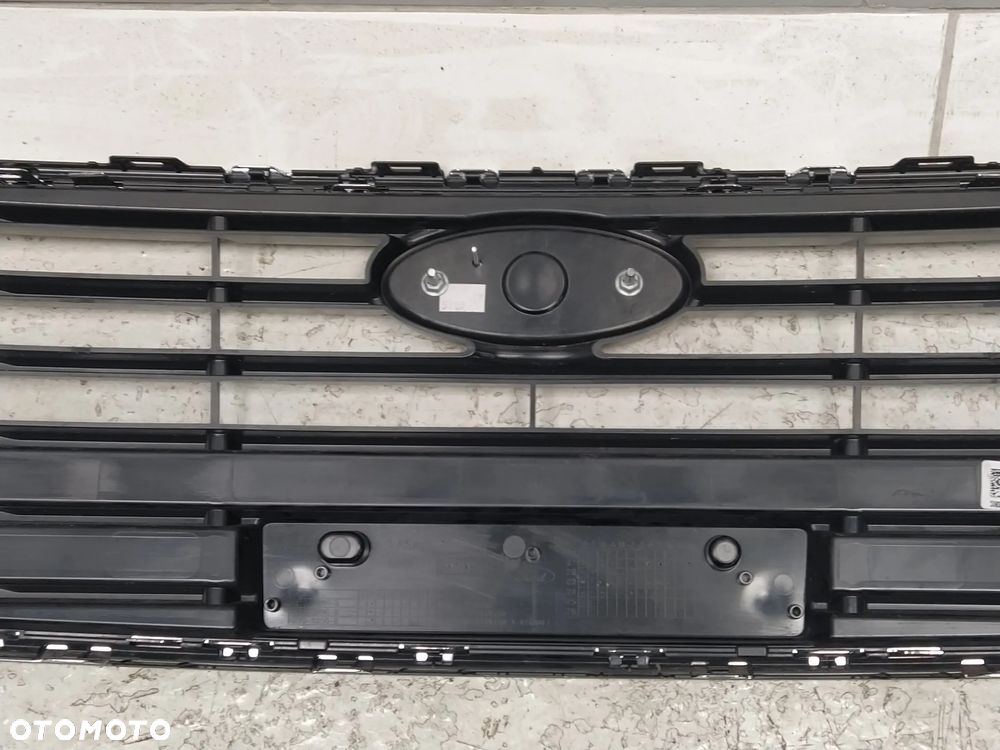FORD FIESTA MK8 GRILL ATRAPA CHŁODNICY CHROM ZNACZEK KOMPLETNY ORYGINAŁ - 10