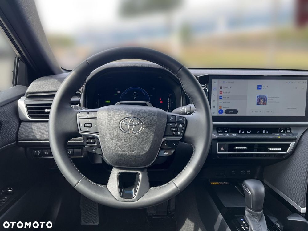 Toyota Camry - 16