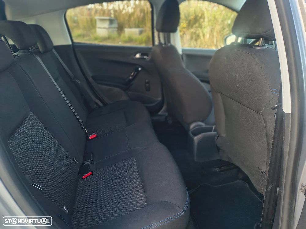 Peugeot 208 1.2 PureTech Signature - 14