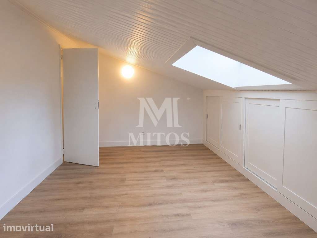 Apartamento T1 situado na Rua da Bandeira (Centro Histórico) - Grande imagem: 2/8