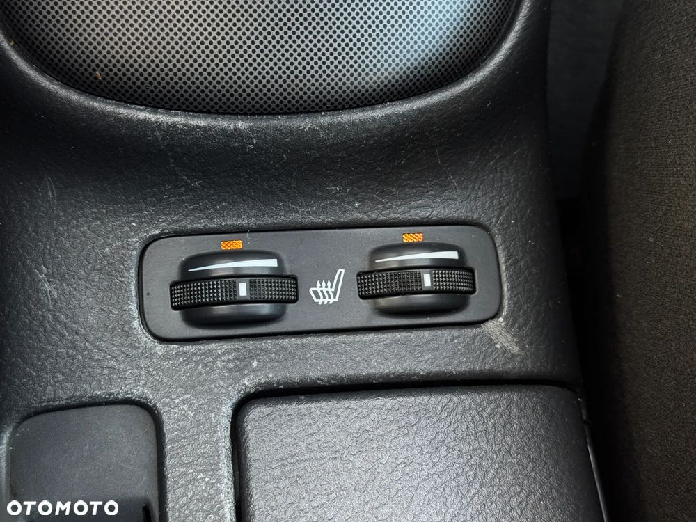 Toyota Avensis 2.0 VVT-i Sol - 34