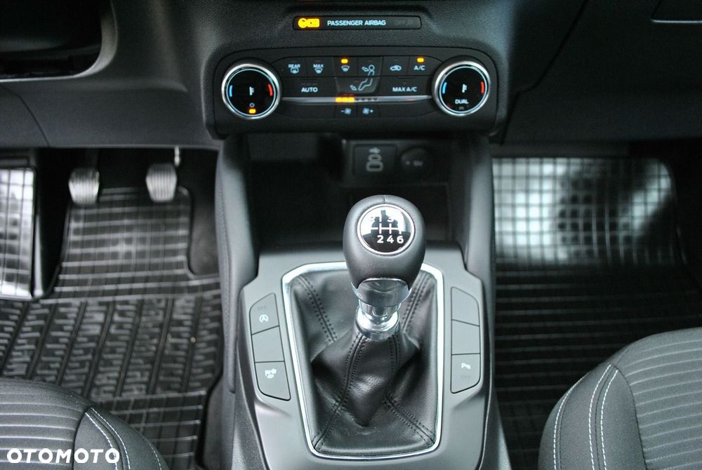 Ford Kuga 1.5 EcoBoost FWD Titanium - 16