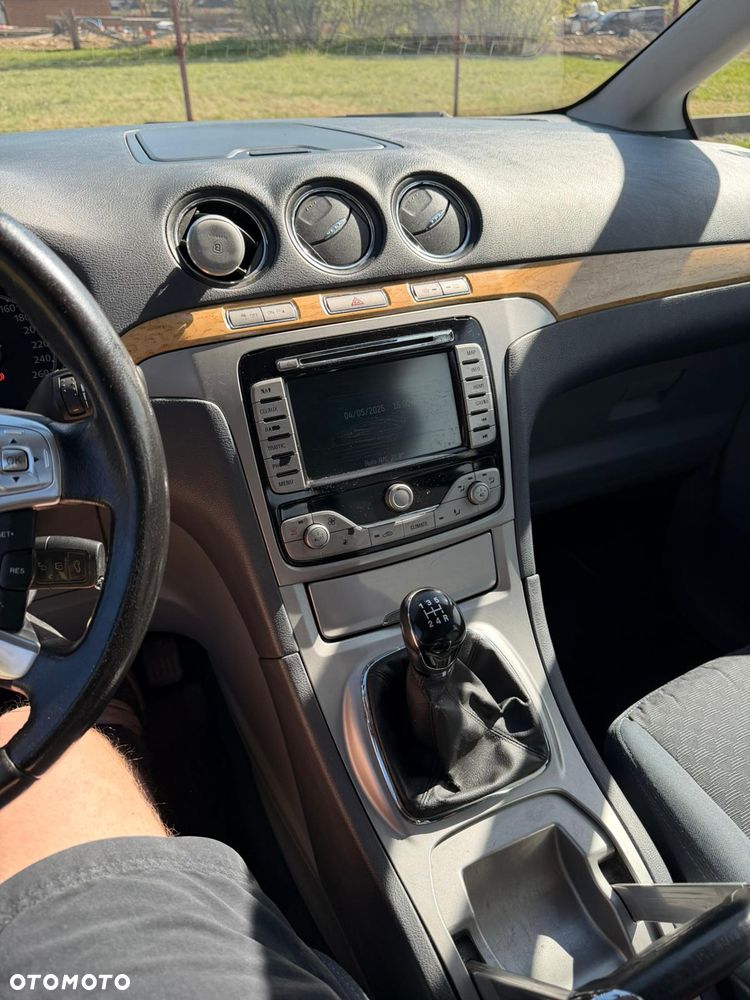 Ford Galaxy 2.0 Ghia - 22