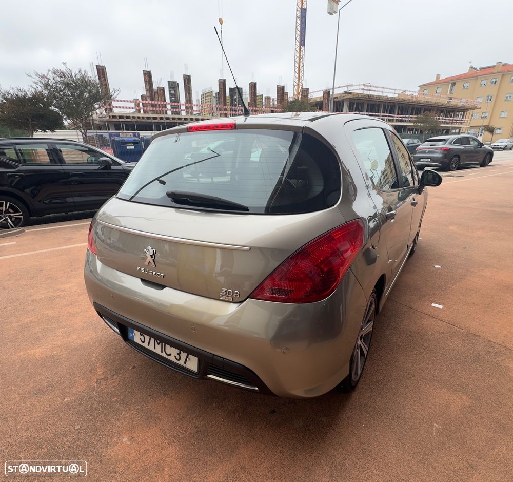 Peugeot 308 1.6 e-HDi Allure CMP6 - 17