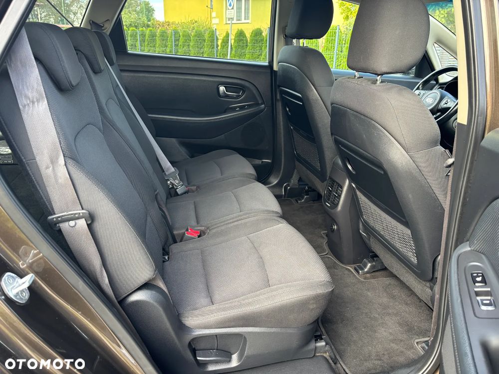 Kia Carens 1.7 CRDi 141 Dream Team Edition - 10