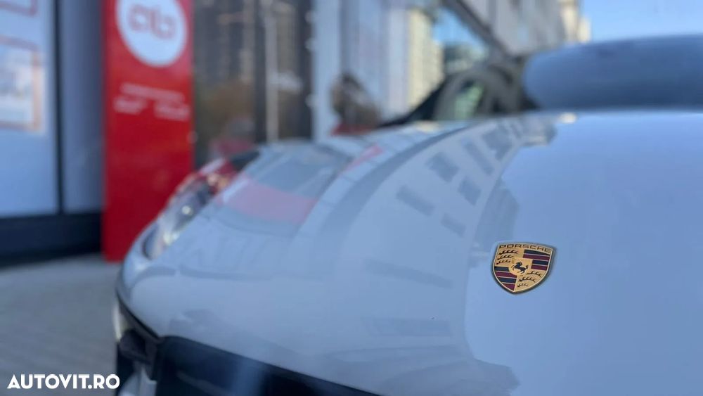 Porsche Macan T - 4