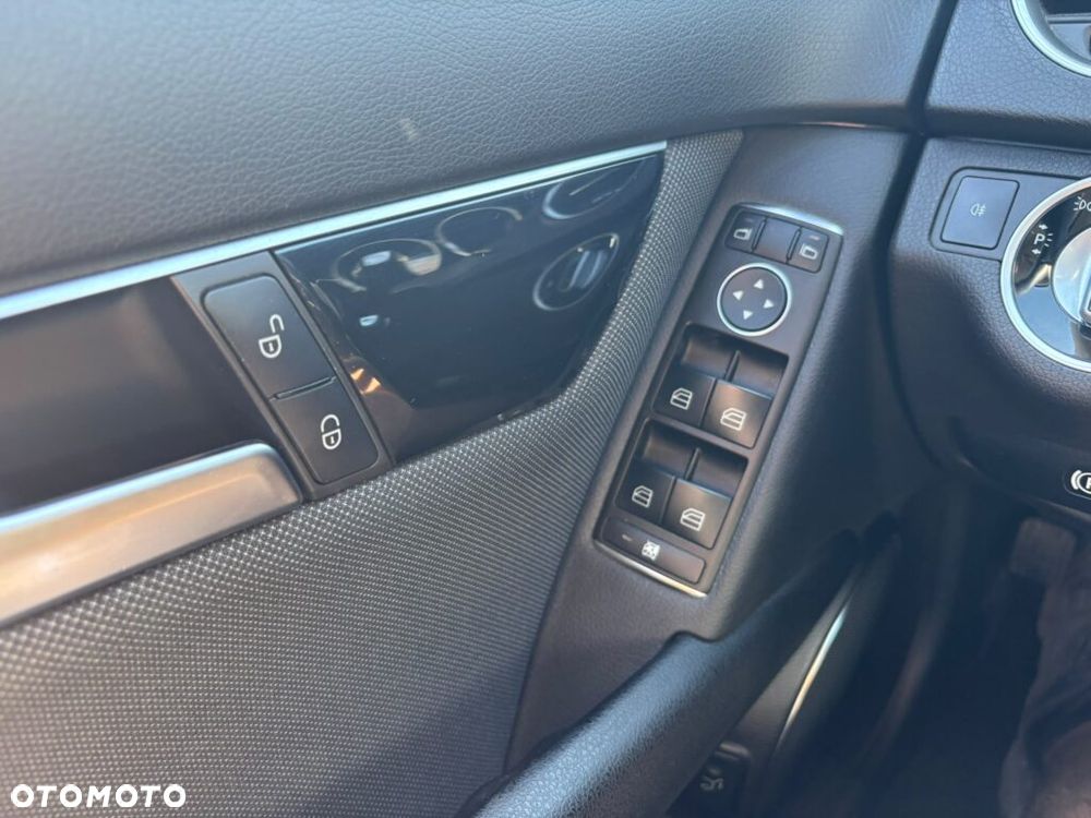 Mercedes-Benz Klasa C 180 CDI 7G-TRONIC Edition - 6