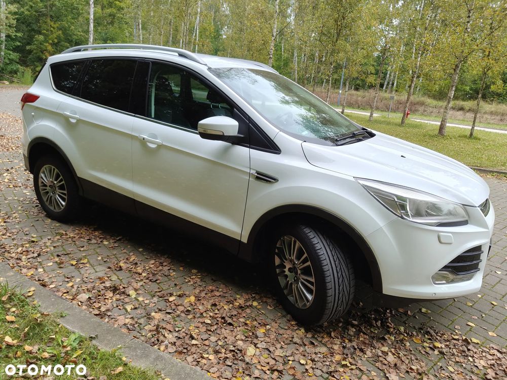 Ford Kuga 1.6 EcoBoost 2x4 Titanium - 4