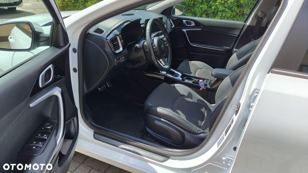 Kia Ceed 1.6 GDI PHEV Business Line DCT - 26