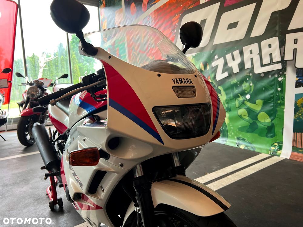 Yamaha FZR - 15
