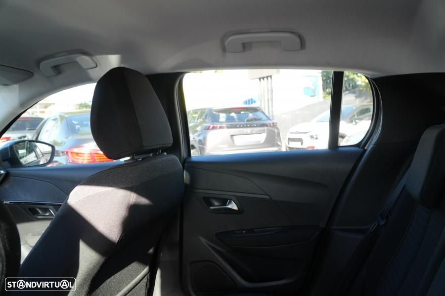 Peugeot 208 1.2 PureTech Allure EAT8 - 8