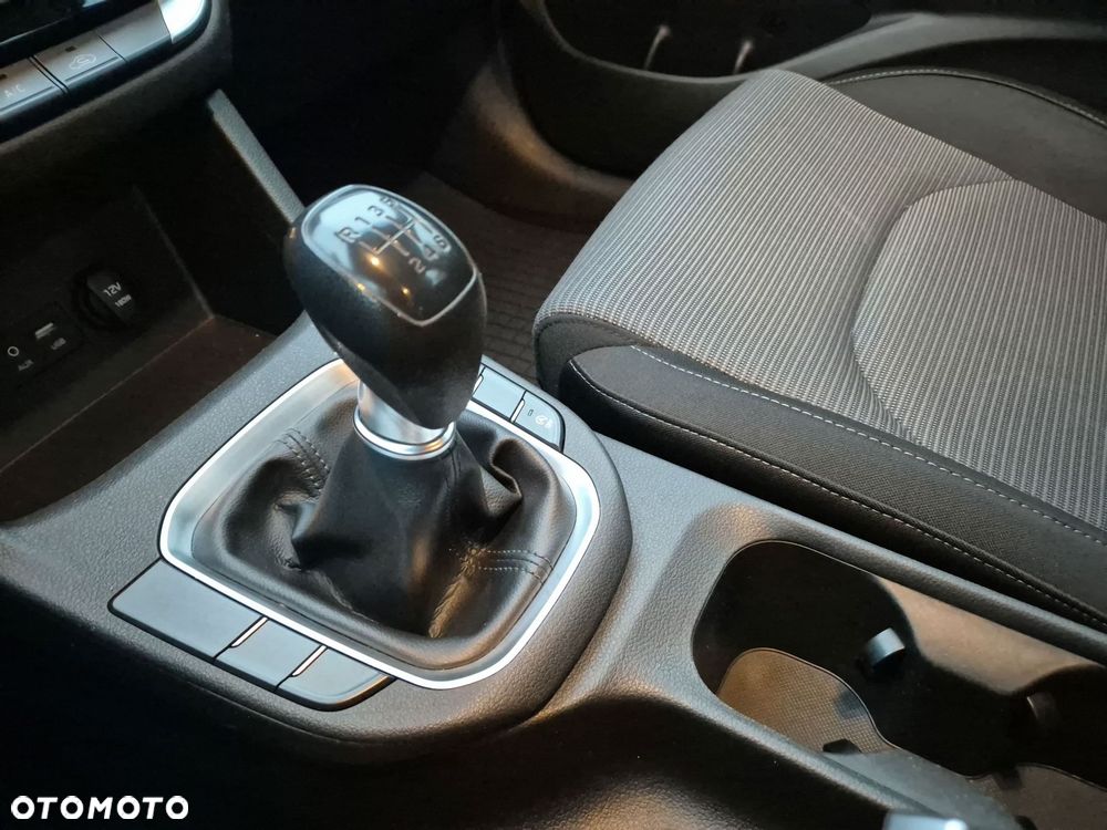 Hyundai i30 1.6 D Classic + - 22