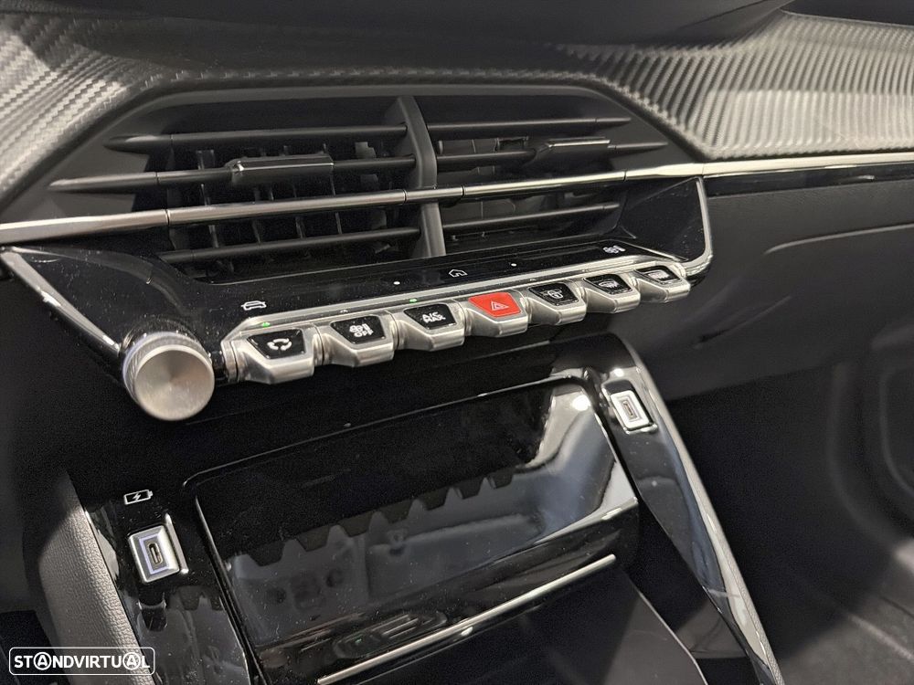 Peugeot 208 1.2 Hybrid Allure e-DCS6 - 19