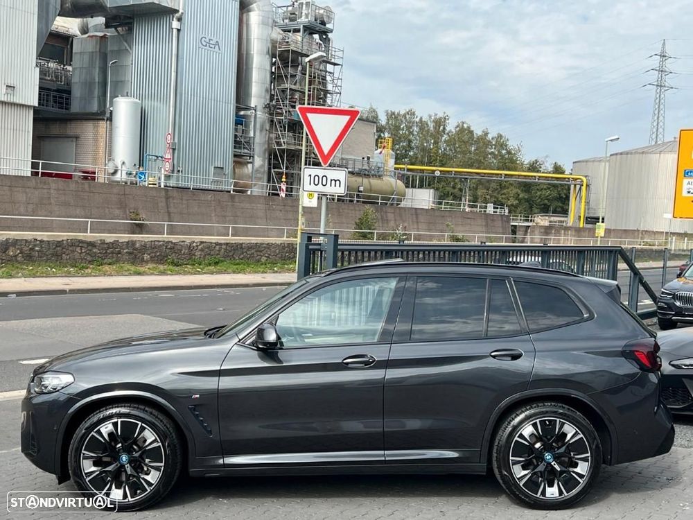 BMW iX3 M Sport Impressive - 4