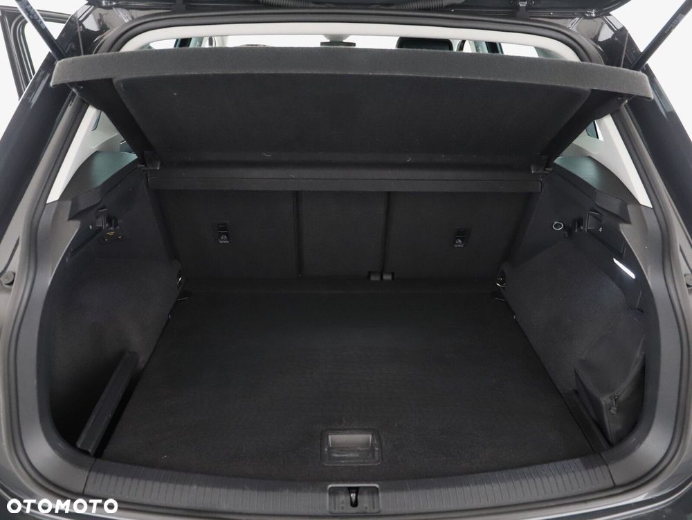 Volkswagen Tiguan - 24