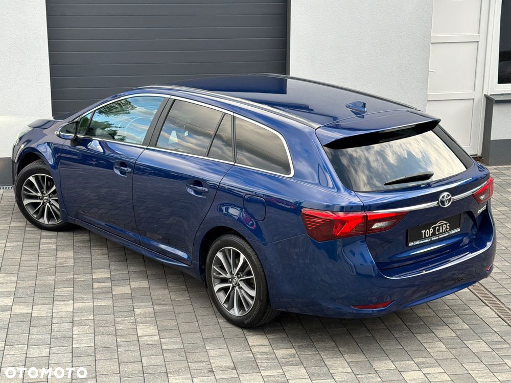 Toyota Avensis 1.8 Premium MS - 21
