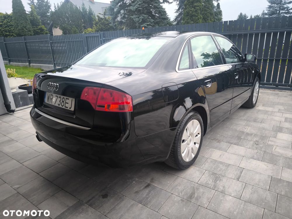 Audi A4 Limousine - 3
