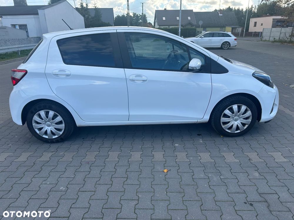 Toyota Yaris 1.5 Premium - 4