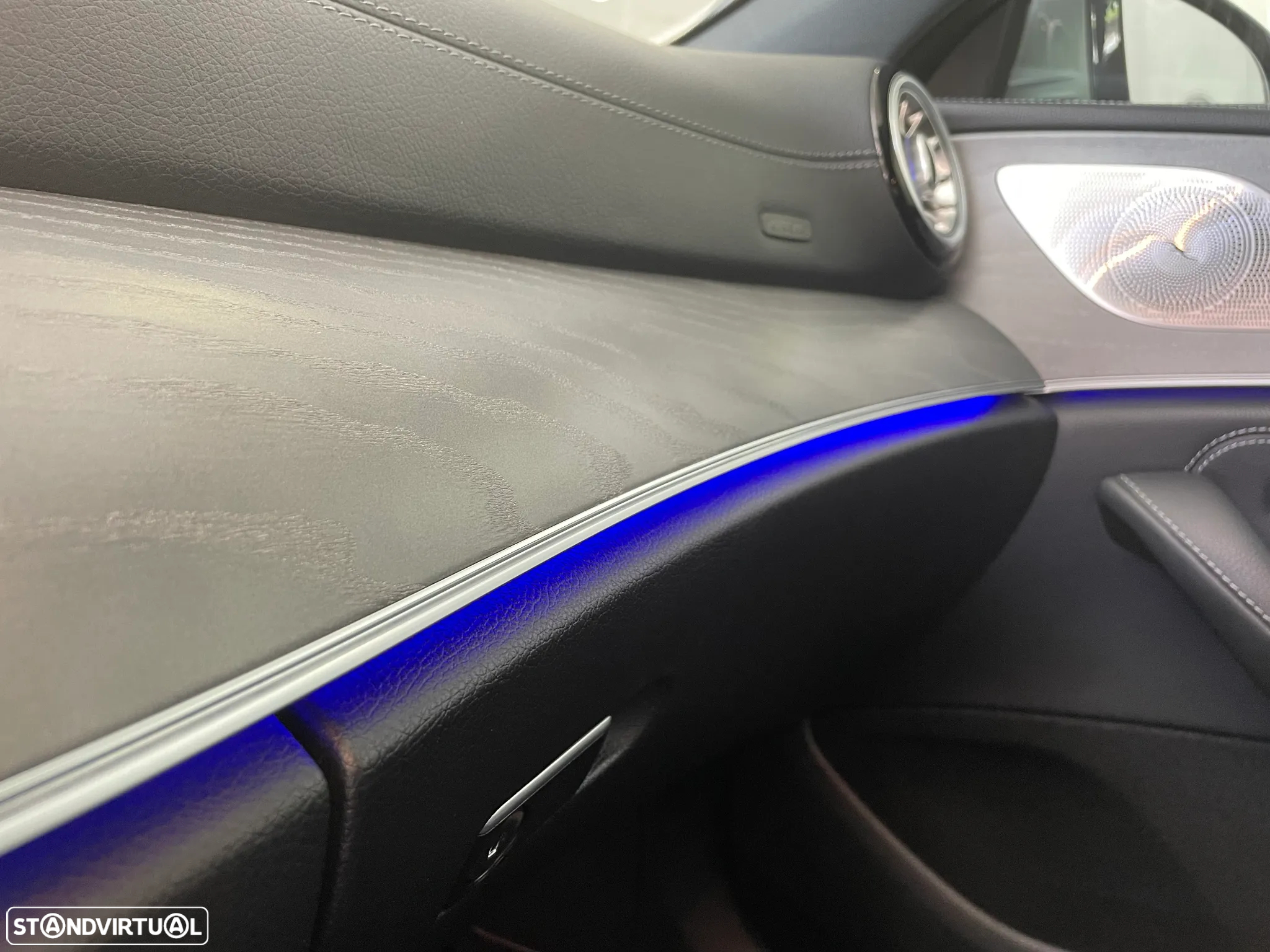 Mercedes-Benz CLS 400 d 4Matic 9G-TRONIC AMG Line - 32