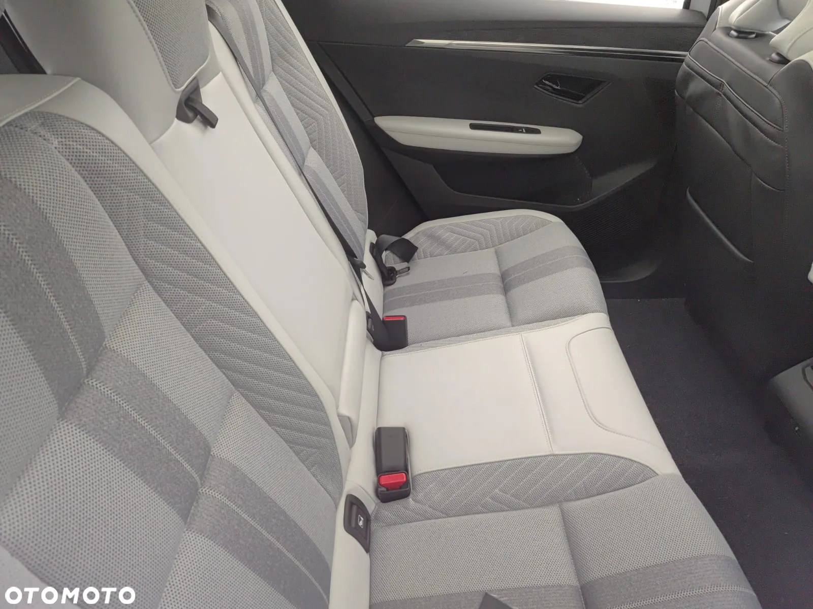 Renault Scenic E-Tech 220 Long Range Techno - 17