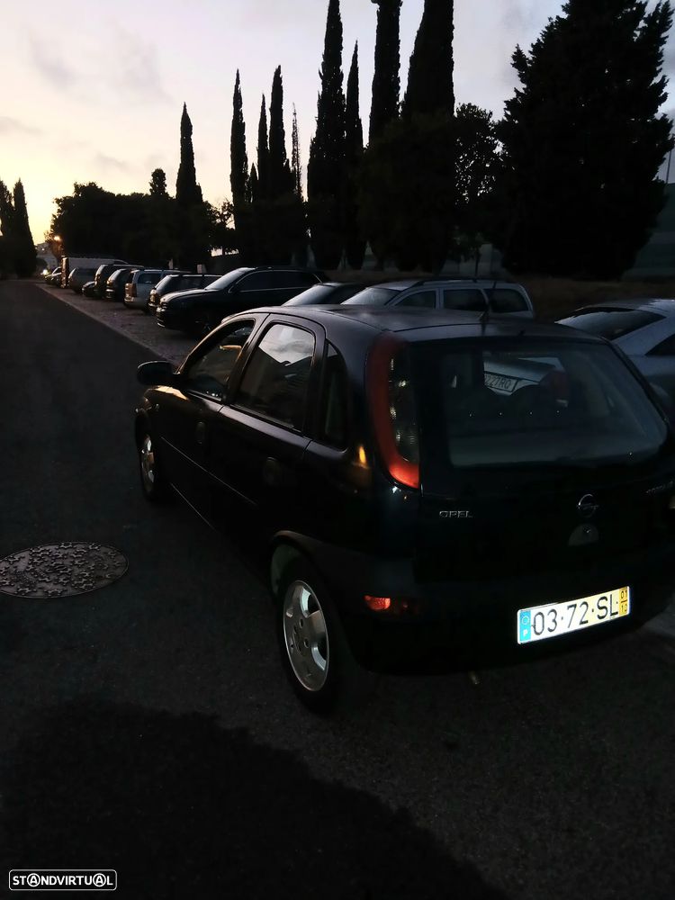 Opel Corsa 1.2 16V Confort - 4
