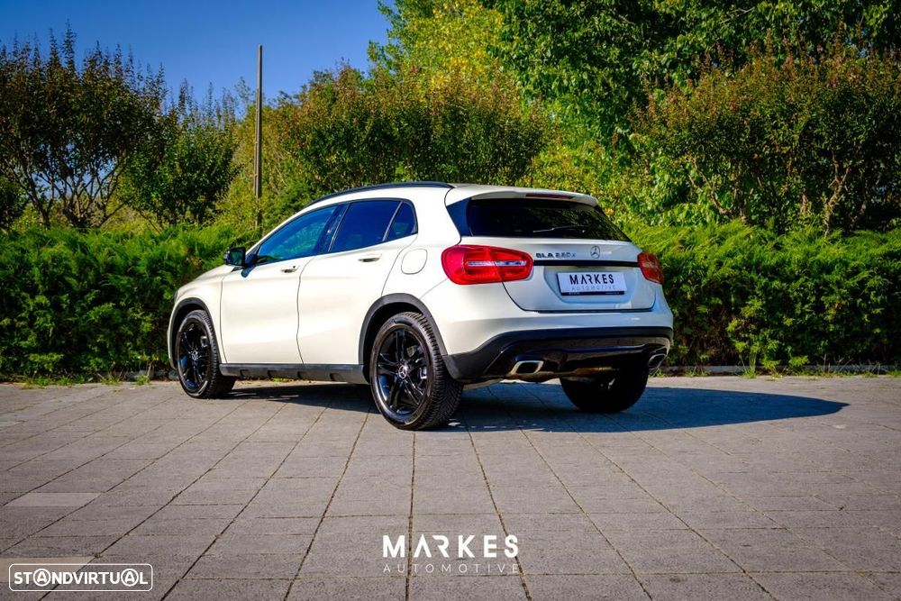 Mercedes-Benz GLA 220 d 7G-DCT Urban - 12