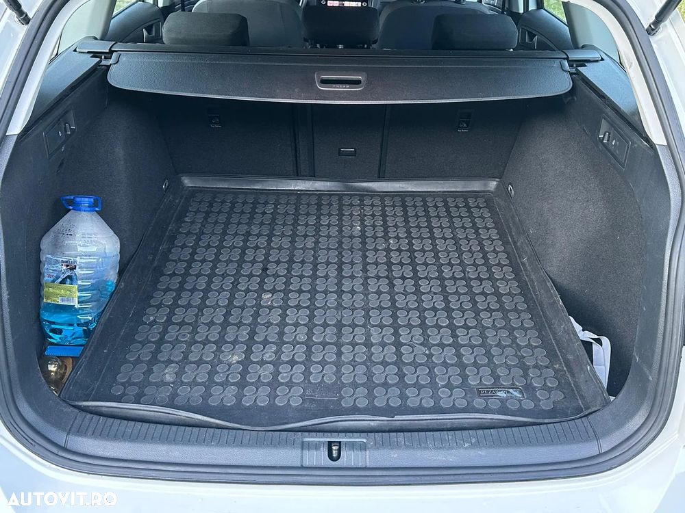 Volkswagen Golf - 8