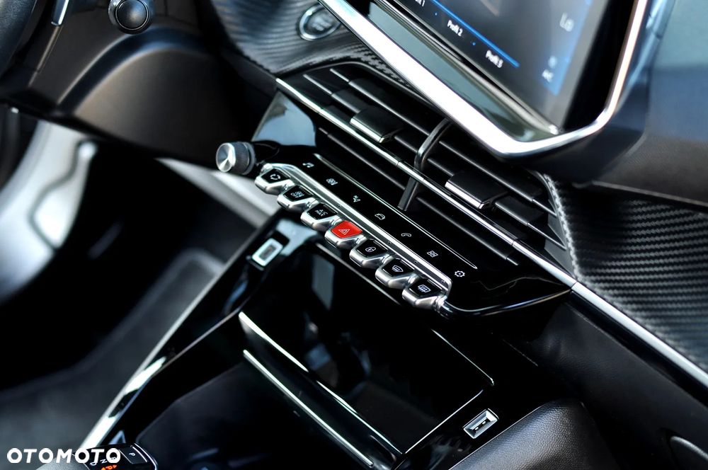 Peugeot 2008 1.5 BlueHDi Allure Pack S&S EAT8 - 22