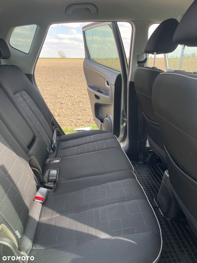 Kia Venga 1.6 L - 6