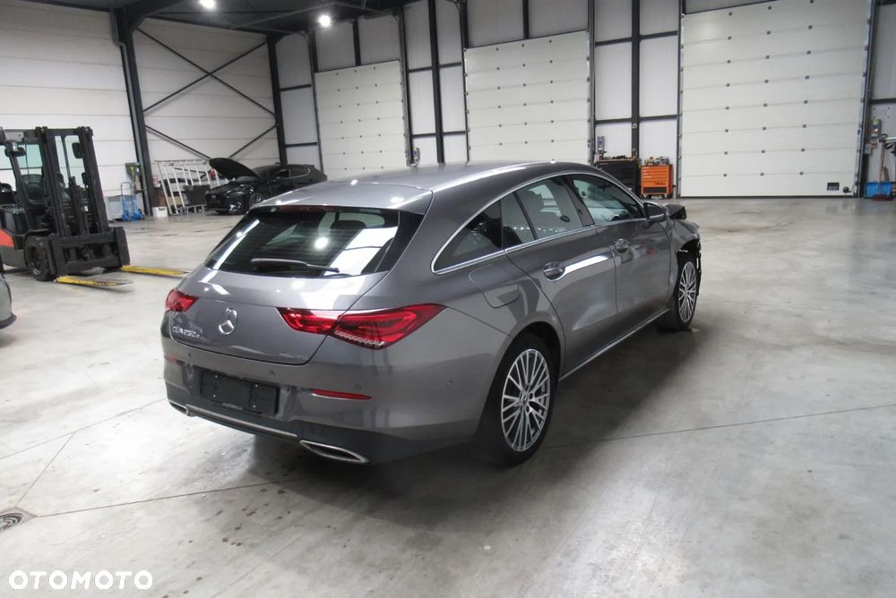 Mercedes-Benz CLA 250 e 8G-DCT Special Edition - 1