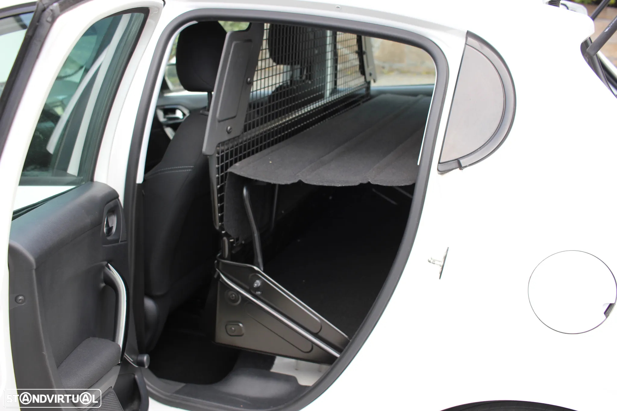 Peugeot 208 - 7