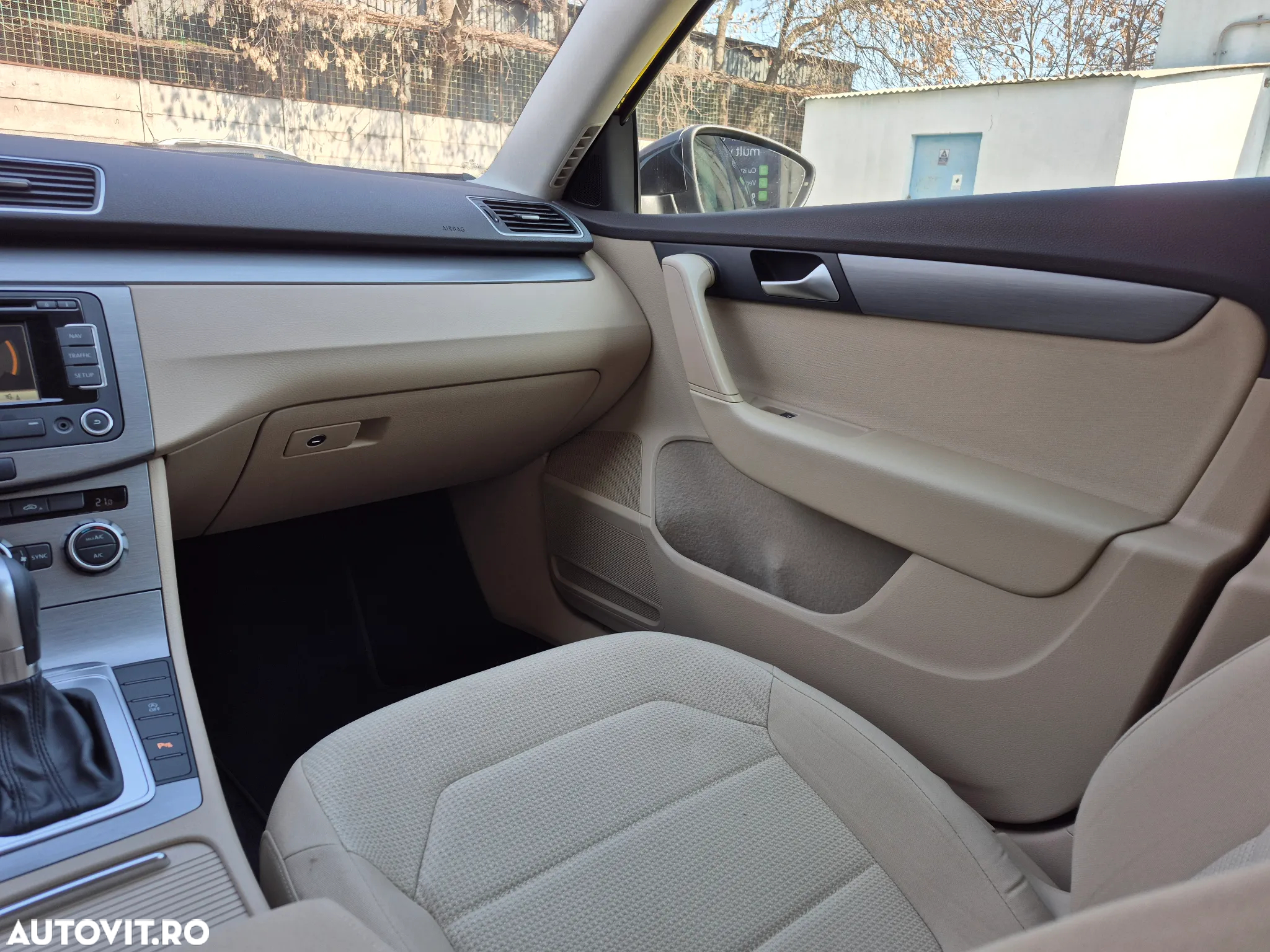 Volkswagen Passat Variant 2.0 TDI Blue TDI DSG Comfortline - 17