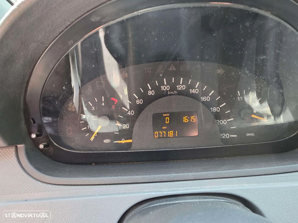 Mercedes-Benz Vito 109 CDi/32 9L Compacto - 13